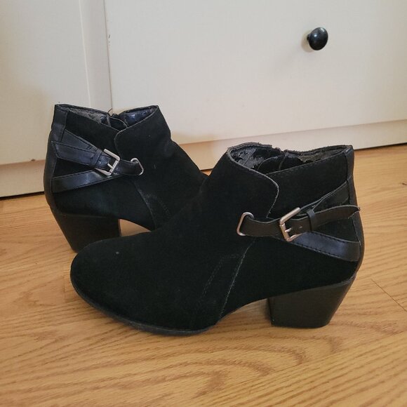 Leather ankle boots - Picture 1 of 4